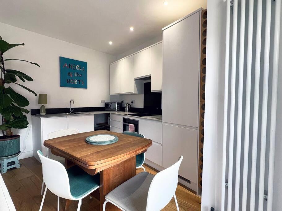 Poets Rest, Free Parking, Ev Socket Fees Apply Walk To Beach Brighton Eksteriør billede