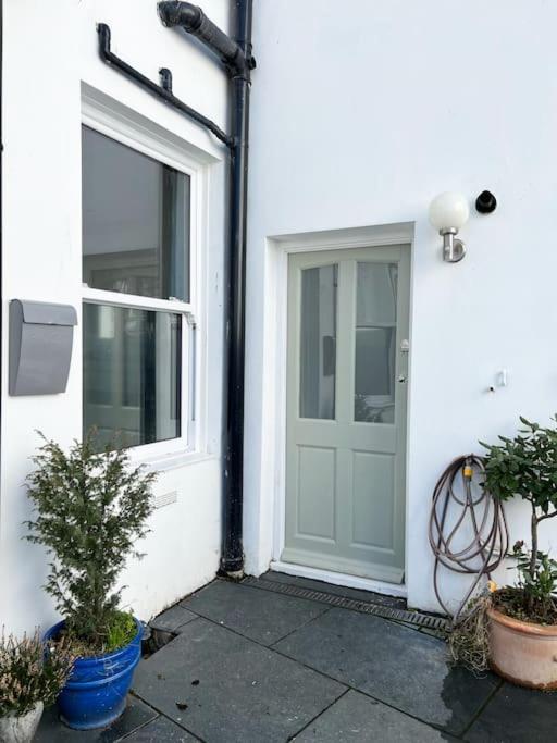 Poets Rest, Free Parking, Ev Socket Fees Apply Walk To Beach Brighton Eksteriør billede